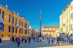 Venetië stadsplein met typische architectuur foto