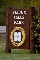 teken voor bijoux falls park in prachtig brits colombia foto