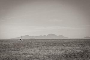 mooiste stranden op het eiland kos in griekenland panoramisch uitzicht. foto