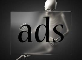 advertenties woord op glas en skelet foto
