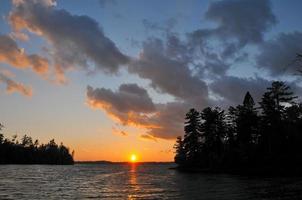 zonsondergang op Bayley Bay foto
