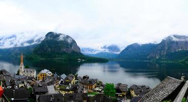 hallstatt panorama met uitzicht op het meer foto