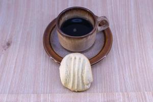 kopje koffie en koekjes foto