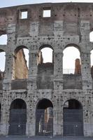 het colosseum aka colosseum of colosseo in rome italië foto