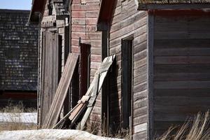 verlaten boerderijgebouwen in saskatchewan foto
