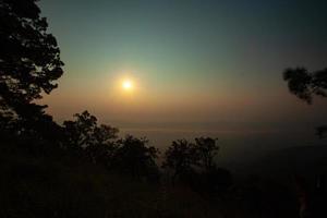 doi chik jong gezichtspunt, lampang provincie, thailand foto