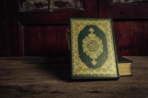 koran heilig boek van moslims openbaar item van alle moslims stillevens foto