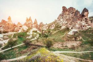 unieke geologische formaties in de vallei in cappadocië, centraal an foto