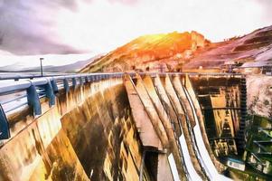 dam in europa en italy.graniet bergen ravijn foto