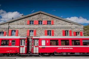 bernina zwitserland 2015 hospice treinstation rode trein bernina foto