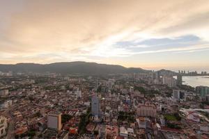 penang stad in gouden zonsondergang uur foto