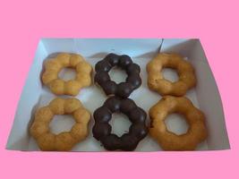 donuts thai genoemd nadenkende donut foto