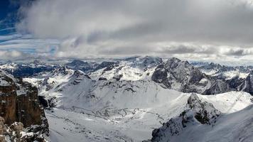 uitzicht vanaf Sass Pordoi in het bovenste deel van Val di Fassa foto