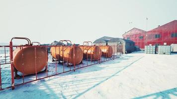 bruin station is een antarctische basis en wetenschappelijk onderzoeksstation foto