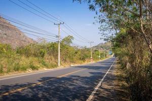 weg naar khao yai nationaal park thailand. foto