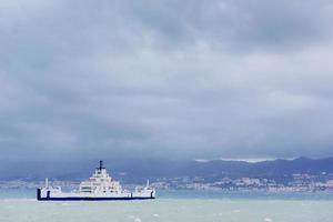 schip op zee foto