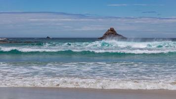 uitzicht voor de kust van Sandfly Bay op het Zuidereiland van Nieuw-Zeeland foto