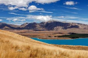 schilderachtig uitzicht op het landschap rond Lake Tekapo foto