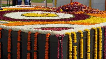 Gandhi's gedenksteen in Rajghat, Delhi, India foto