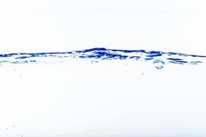 water en bellen op de blauwe waterachtergrond foto