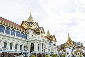 het grote paleis is een complex van gebouwen in het hart van bangkok, thailand. foto