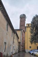 Torre guinigi toren in lucca, toscane, italië foto