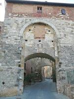 porta delle farine a cagnano gate, montepulciano in toscane, italië foto