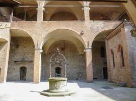 uitzicht op de oude stad van bologna in emilia romagna italië foto