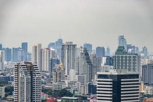 stad panorama bangkok. wolkenkrabber, stadsgezicht van de hoofdstad van thailand. foto