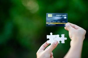 hand- en creditcards, online bedrijfsvoering en contante aankopen creditcardideeën om te winkelen foto
