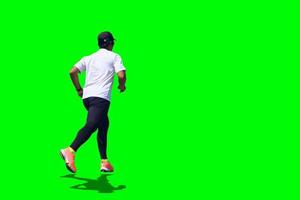 man loopt op gekleurde achtergrond met uitknippad foto