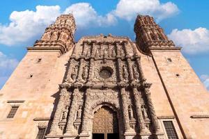 kathedraal van onze lieve vrouw van de veronderstelling van zacatecas is een katholieke basiliek in het historische stadscentrum van zacatecas. uitgeroepen tot werelderfgoed door unesco foto