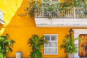 beroemde koloniale ommuurde stad Cartagena, cuidad amurrallada, en zijn kleurrijke gebouwen in het historische stadscentrum, een aangewezen UNESCO-werelderfgoed foto