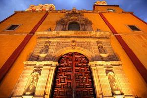 ingang van de basiliek van onze lieve vrouw van guanajuato basilica de nuestra senora de guanajuato foto