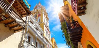 beroemde koloniale ommuurde stad Cartagena, cuidad amurrallada, en zijn kleurrijke gebouwen in het historische stadscentrum, een aangewezen UNESCO-werelderfgoed foto