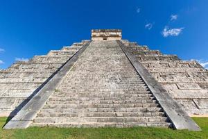 chichen itza, een van de grootste maya-steden, een grote precolumbiaanse stad gebouwd door het maya-volk. de archeologische vindplaats bevindt zich in de staat Yucatan, Mexico foto