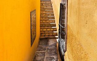 mexico, kleurrijke gebouwen en straten van san miguel de allende in het historische stadscentrum foto