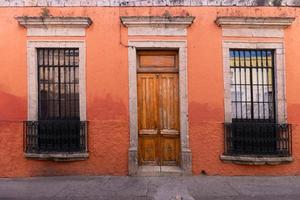 mexico, morelia toeristische attracties van kleurrijke straten en koloniale huizen in het historische centrum foto