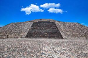 mijlpaal teotihuacan piramides dicht bij mexico-stad foto