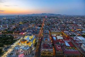 panoramisch uitzicht over mexico-stad vanaf het observatiedek op de top van de latijns-amerikaanse toren torre latinoamericana foto