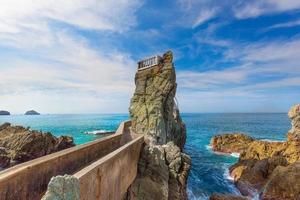 schilderachtige mazatlan-zeepromenade el malecon met uitkijkpunten op de oceaan en schilderachtige landschappen foto