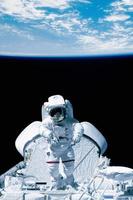 astronaut en ruimteschip. elementen van deze afbeelding geleverd door nasa. foto