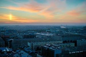 vroeg in de ochtend uitzicht over de skyline in Warschau foto