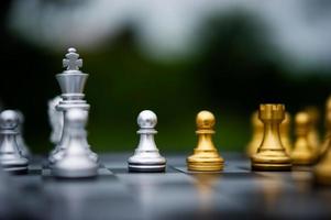 schaken, bordspellen voor concepten en wedstrijden, en strategieën voor ideeën voor zakelijk succes foto