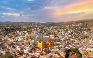 mexico, guanajuato panoramische skyline en uitkijkpunt in de buurt van pipila monument foto