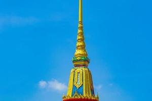 kleurrijke wat don mueang phra arramluang boeddhistische tempel bangkok thailand. foto