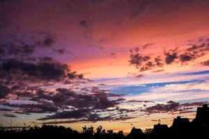 kleurrijke zonsondergang over East Grisstead foto