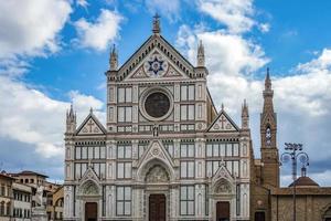 florence, toscane, italië, 2019. uitzicht op santa croce franciscaanse kerk foto