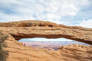 mesa-boog in nationaal park canyonland foto