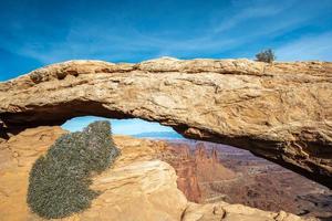 mesa-boog in nationaal park canyonland foto